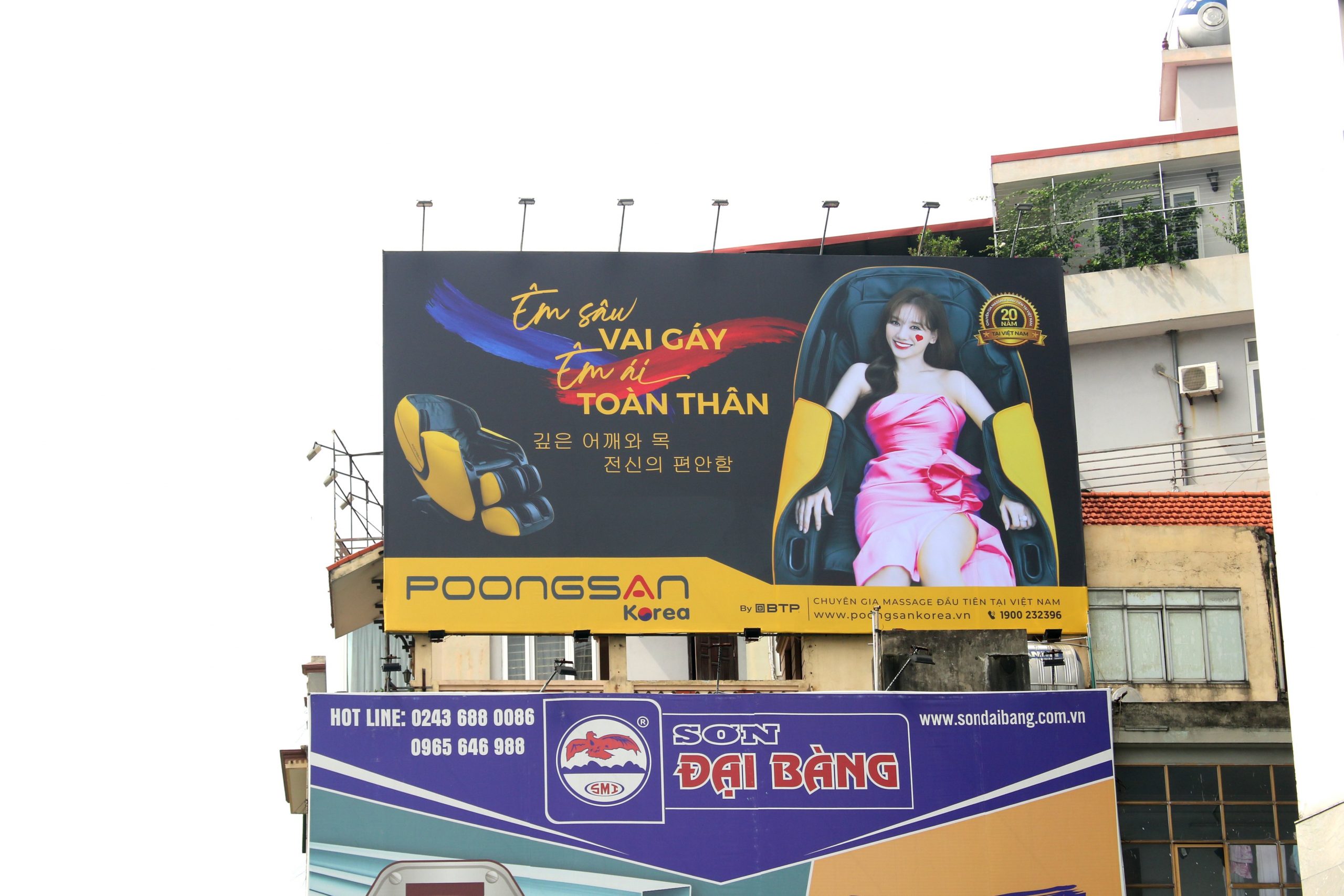 Pano quảng cáo ngoài trời kích thước lớn
